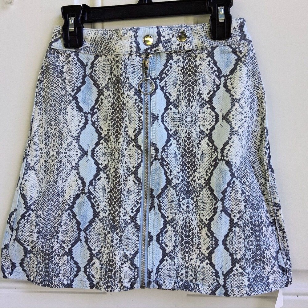 361 Juniors X-Small Baby Blue Mini Skirt Snakeskin Print